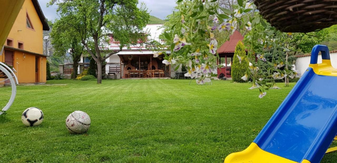 Pensiunea Miraj Polovragi Zewnętrze zdjęcie